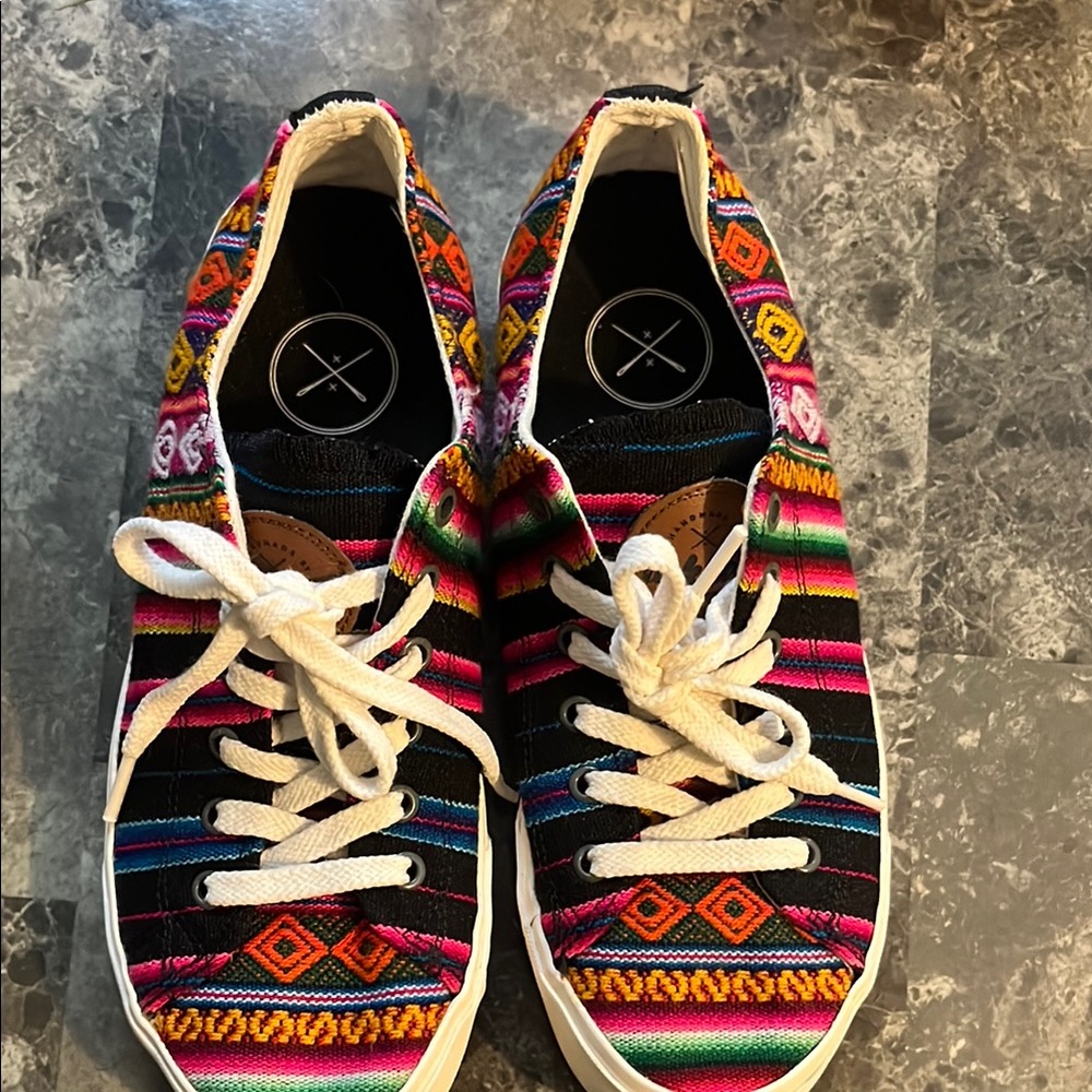 Inkkas Red and Pink Sneakers Vibrant Canvas Low-Top